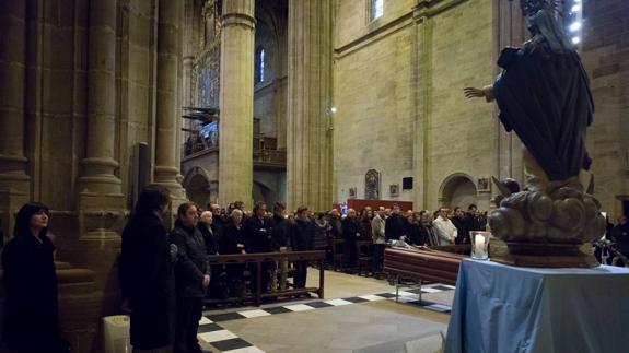 Un momento del funeral de Capellán. 