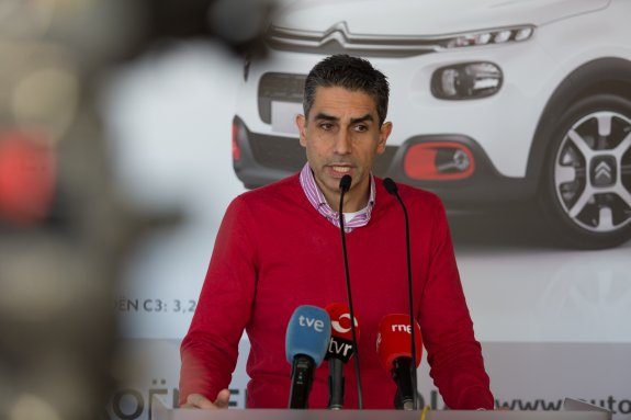 Jota González, durante la rueda de prensa de balance de primera vuelta. :: 