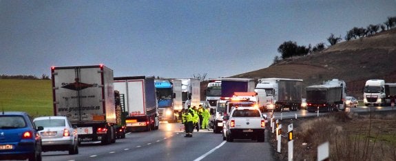 La carretera N-232 se cobra sus dos primeras víctimas mortales del 2017 en una colisión frontal en Arrúbal