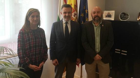 Cristina Maiso, Conrado Escobar y Víctor López. 