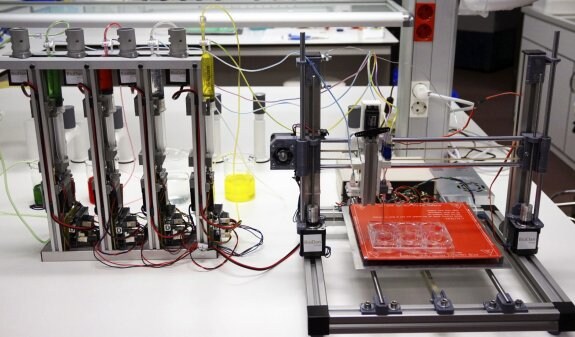 Los módulos que utiliza la impresora en 3D para la fabricación de piel. :: efe