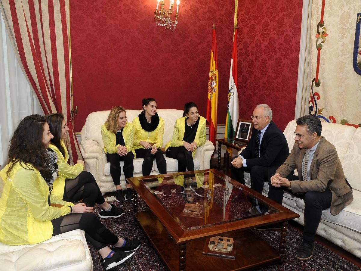 Las chicas de plata pisan La RIoja