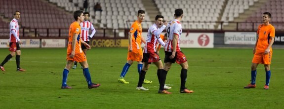   Discusión. Pastor le recrimina a Juanfran al final del partido una jugada que tenía que haber realizado él.--