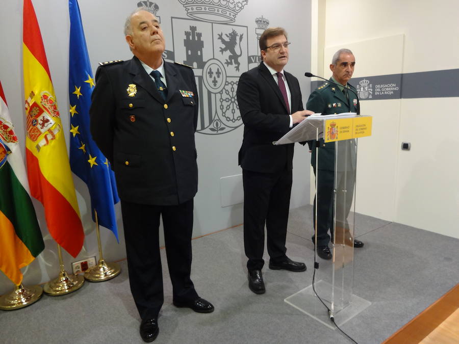 Moñux, Bretón y Raposo en la presentación del informe criminalístico del 2016. 