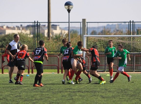 Los escolares riojabajeños podrán practicar el rugby, a lo largo de la jornada de hoy. :: Fernando díaz