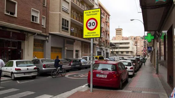 Las obras de Vélez de Guevara cierran el tráfico en la calle a partir de hoy