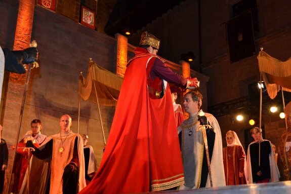 Representación de las Crónicas Najerenses en el exterior de Santa María la Real. :: l.r.