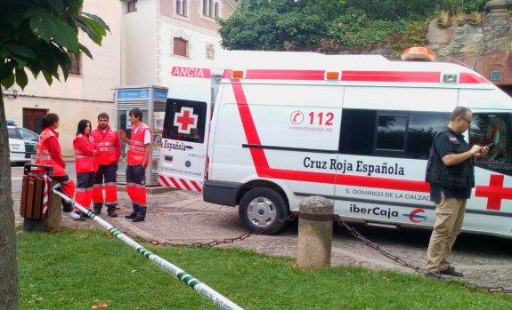 Miembros de Cruz Roja Santo Domingo, prestando un servicio en Ezcaray. :: 