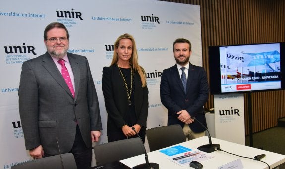 Serna, García y Peiró, ayer en la sede de la UNIR. :: 