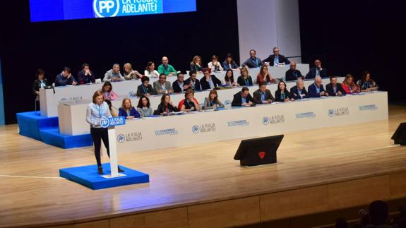 La gerente del PP, Ana Elvira Martínez, interviene en el Congreso