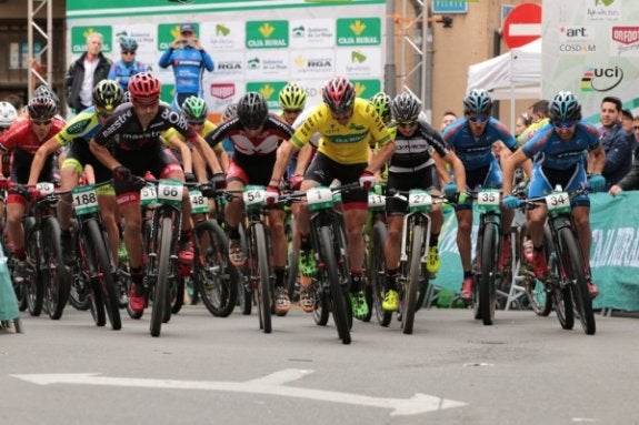 Imagen de la salida de la pasada edición del 'Cross country Ciudad de Arnedo'. :: 