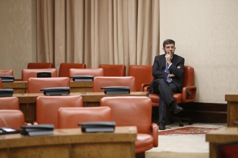 El secretario de Estado de Presupuestos, Alberto Nadal, ayer en el Congreso. :: Emilio Naranjo / efe 