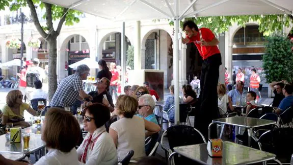 Ambiente en una terraza en el entorno de Portales. 