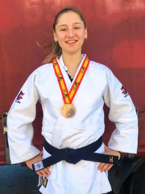 Alicia Carmen Bucur. :: F.R.J.