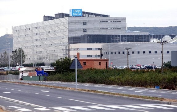 Fachada del Hospital San Pedro en Logroño. :: juan marín