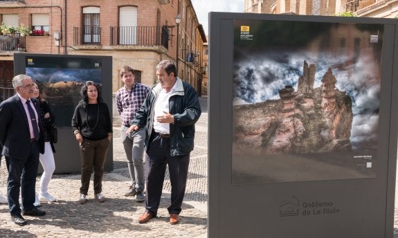 Inauguración, ayer, de la exposición fotográfica. :: 