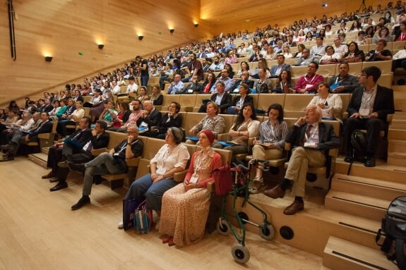 Asistentes a la inauguración y a la primera plenaria de CITES sobre inteligencia artificial. :: 