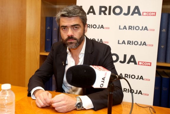 Luis Enríquez, en el videochat que protagonizó ayer en larioja.com :: Juan Marín