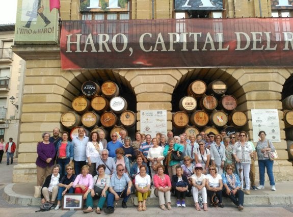 Vecinos de Comillas visitan Haro