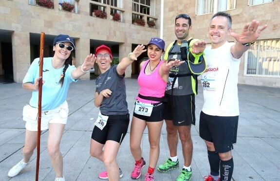 Participantes en la salida de la Carrera del Peregrino. :: 