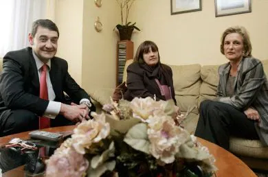 Carmen Castells (en el centro), junto a otros dirigentes de la CONCAPA. / J. HERREROS