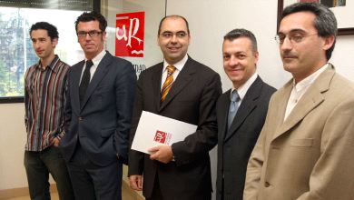 Valer (alumno), Alonso Maturana (RIAM), Martín y Pérez de Nanclares (UR), Hijazo (AETIC) y Rubio (profesor) , en la presentación. / E.D.R.