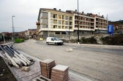 El residencial Vistalrío, ubicado en el sector de La Cerrada, se compone de 96 viviendas, de las que 15 salen hoy a sorteo ante notario. / JUSTO RODRÍGUEZ