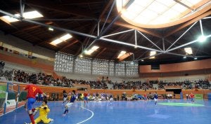 Unas dos mil personas asistieron ayer a la inauguración deportiva del Arnedo Arena y disfrutaron con el triunfo de España. ::
MIGUEL HERREROS