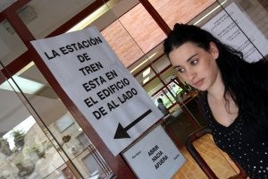 El Departamento de Cualificaciones de La Rioja recibe a diario a dos o tres viajeros del tren. ::                             JUAN MARÍN