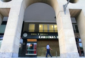 Local de Muro de la Mata, 9, antigua sede de la joyería Cárdenas, donde proyecta Paniego su nuevo restaurante. ::                             J.HERREROS