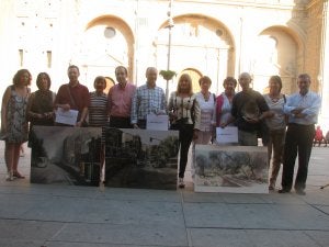 Los ganadores del VIII certamen junto a miembros de ADEMA y autoridades municipales. ::
B.S.