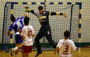 Más nervios y ansiedad que juego en el Torrevieja-Naturhouse (32-32)