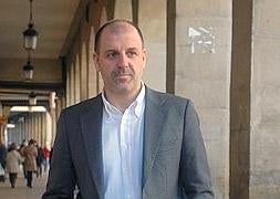 «No sería inteligente desaprovechar a Revuelta la primera vez que el PP tiene contestación interna»