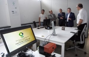 El presidente de La Rioja visitó ayer las nuevas empresas que desarrollarán sus proyectos en el Vivero Tecnológico. ::
MIGUEL HERREROS