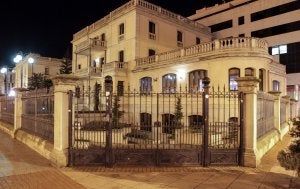 El ala del que en su día fue el Gran Hotel, hoy sede de Aransa, volverá a tener uso hostelero. ::                         DÍAZ URIEL