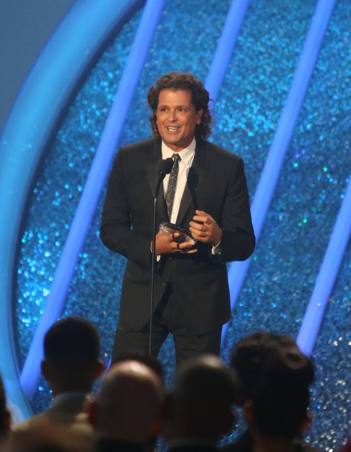 Carlos Vives se llevó el Premio 'Espíritu de la Esperanza'. El cantante recibió el premio más especial de los Billbaord de la Música Latina.