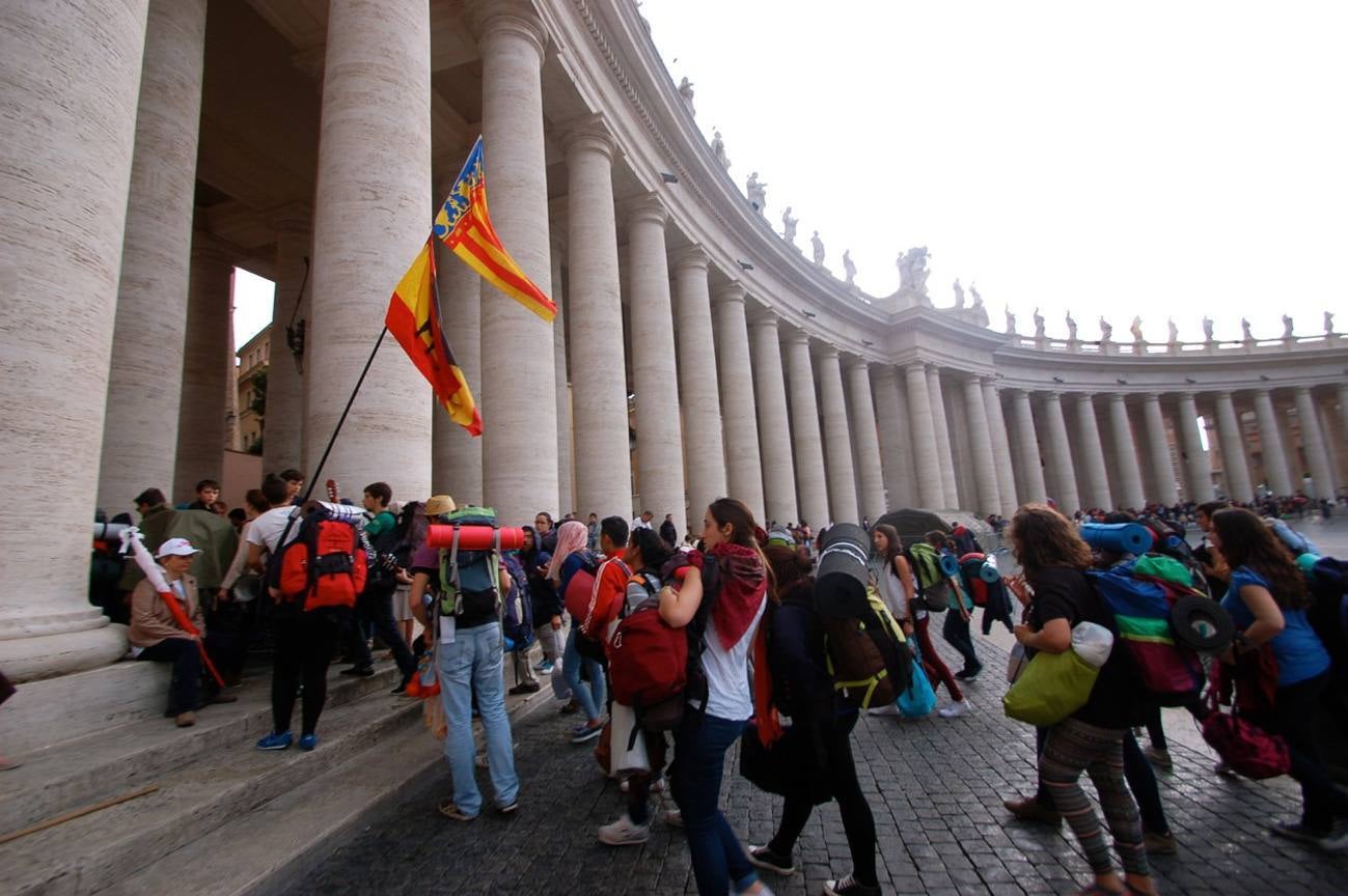 Jóvenes valencianos acuden a la canonización de los papas Juan XXIII y Juan Pablo II