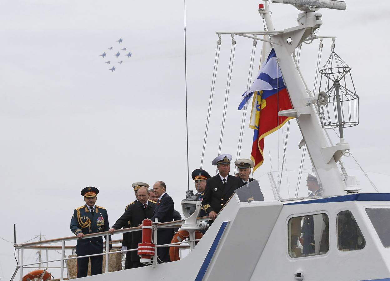 Baño de masas de Putin en el Día de la Victoria