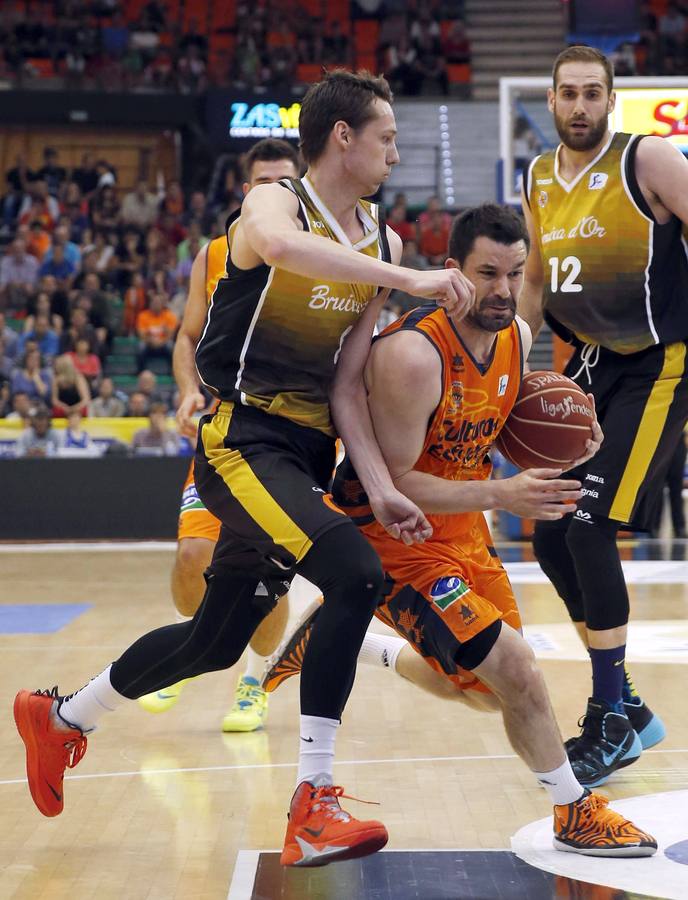 Contundente triunfo de Valencia Basket ante La Bruixa d&#039;Or