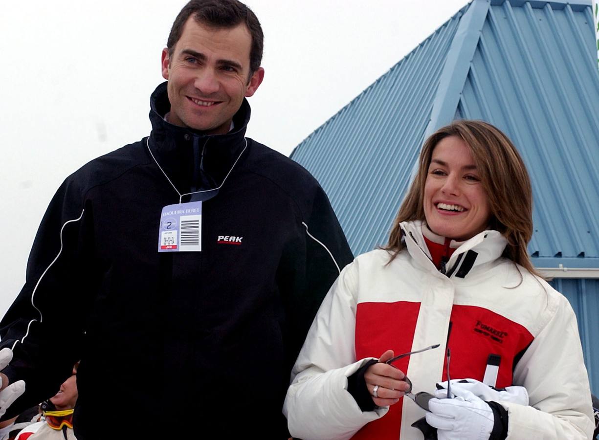 Hoy se cumplen diez años de la boda entre los Príncipes de Asturias. En la imagen, Don Felipe y Doña Letizia en 2004.