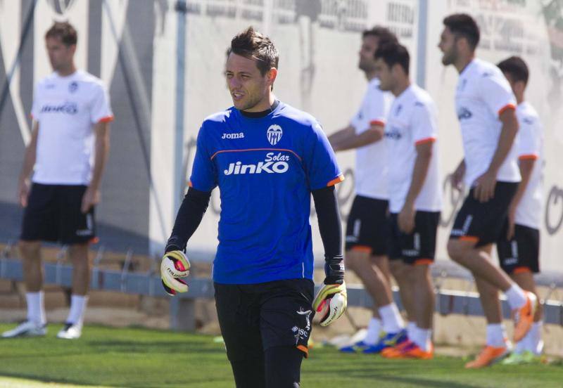 Entrenamiento del Valencia en Paterna