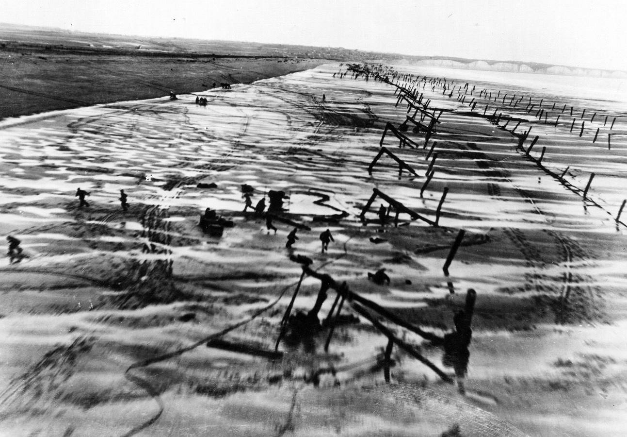 Soldados alemanes en la costa francesa antes del Día-D.