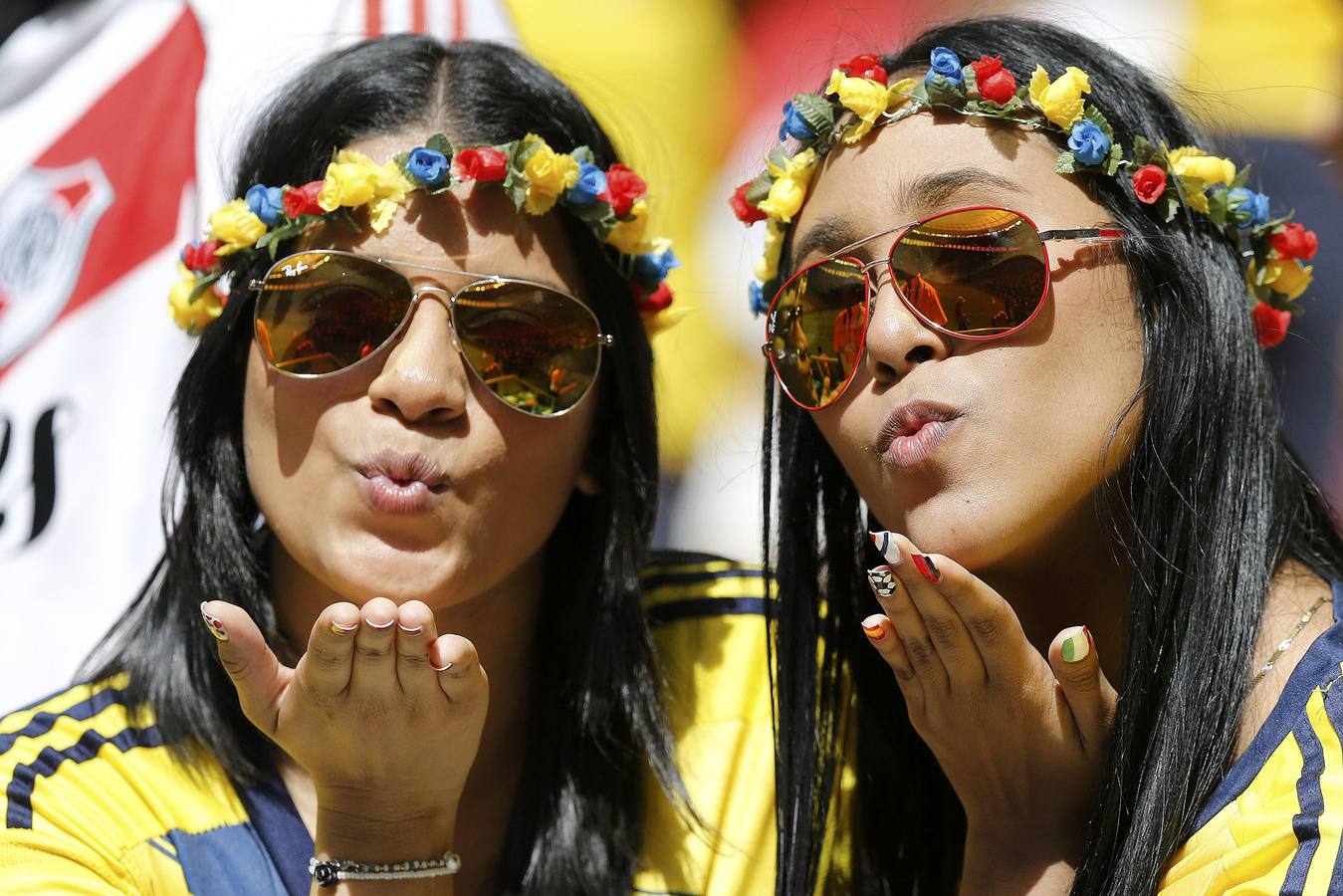 Colombianas y argentinas, las seguidoras más bellas en las gradas de Brasil