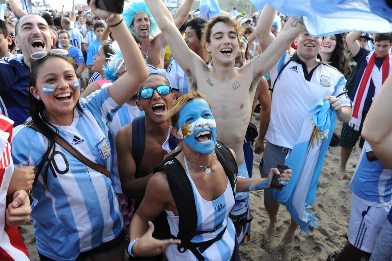 La afición argentina supera a las brasileras en la Copa del Mundo 2014