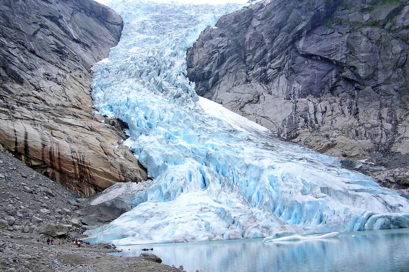 4. Glaciar Olden (Noruega). 