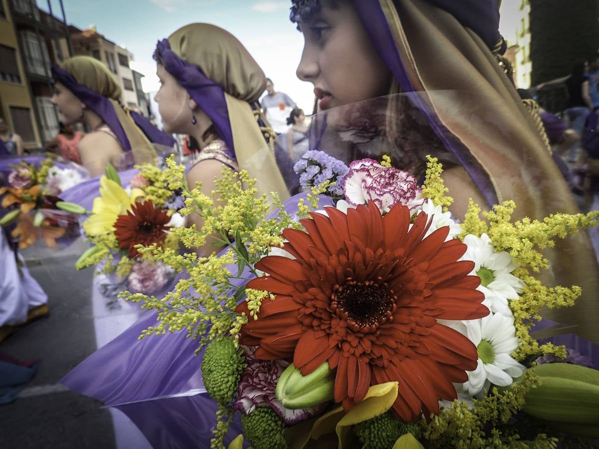 Ofrenda floral de los Moros y Cristianos de Orihuela