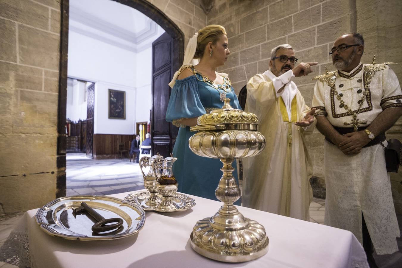 Desfile cívico presidido por la Gloriosa Enseña del Oriol