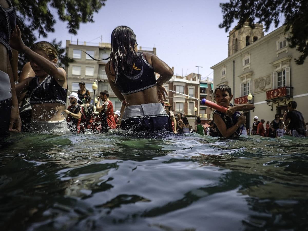 Desfile cívico presidido por la Gloriosa Enseña del Oriol