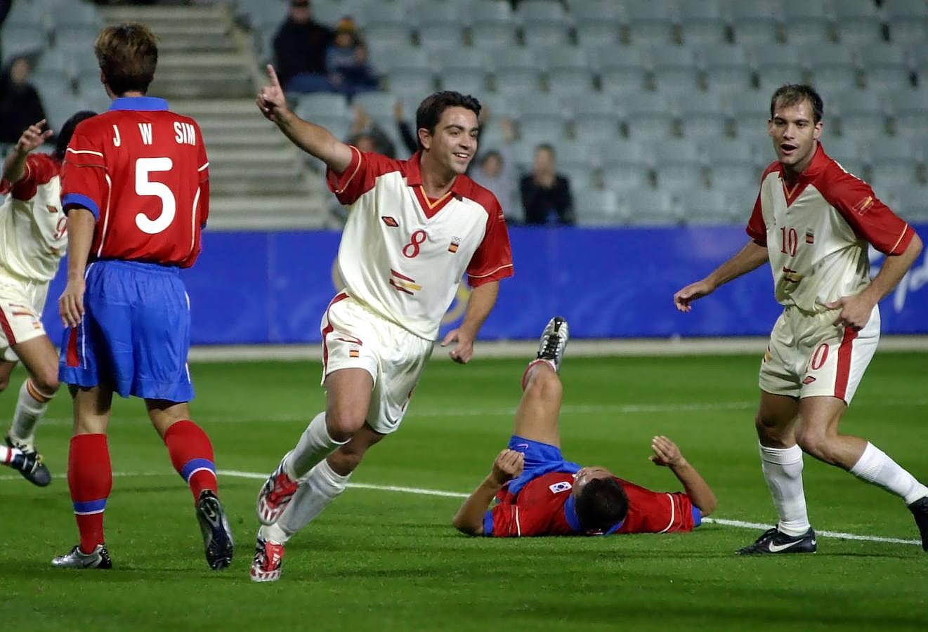 Xavi celebra un gol ante Corea del Sur en los Juegos Olímpicos de Sidney