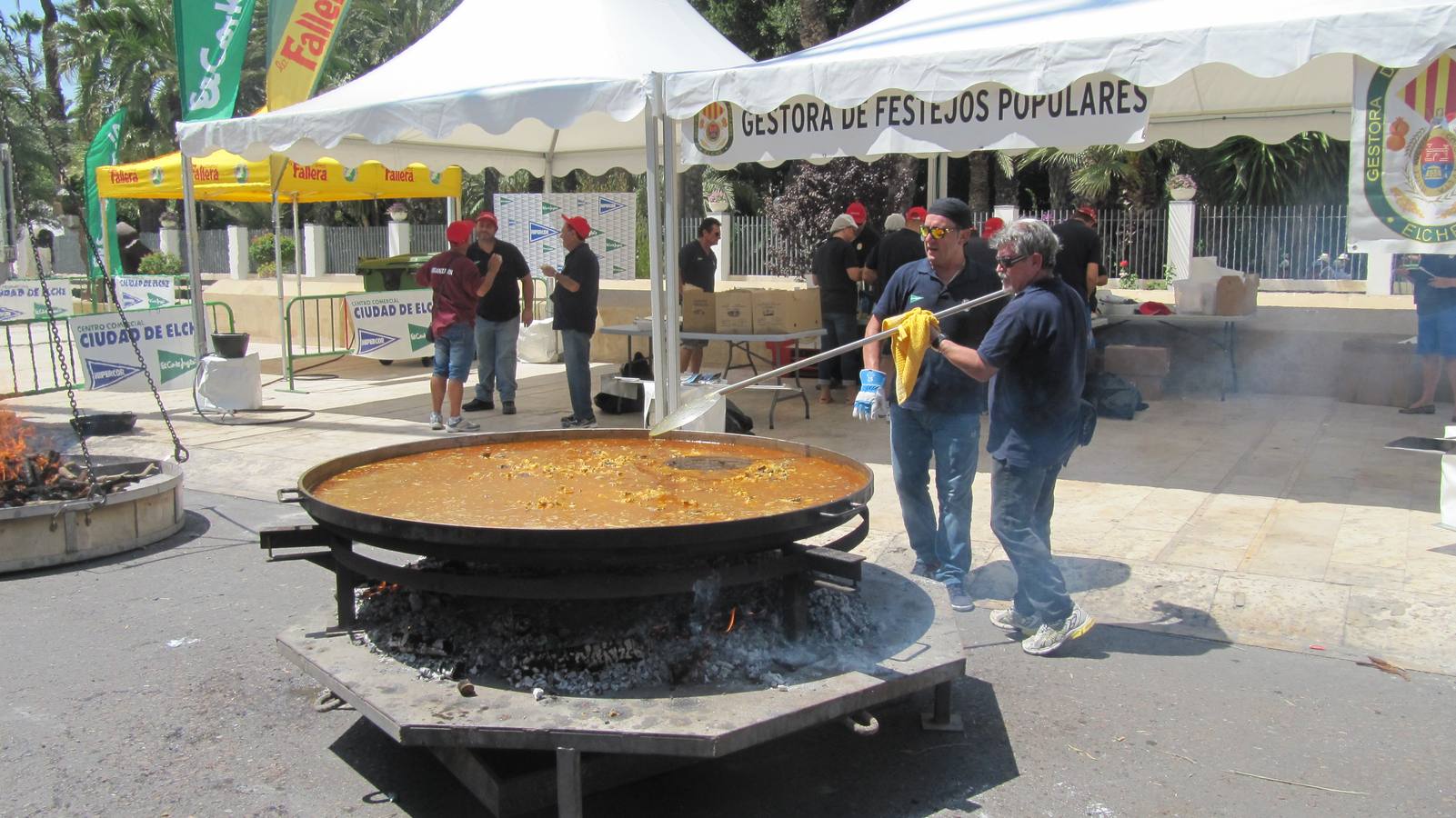 XXXVI Concurso de Arroz con Costra y Paella gigante en Elche